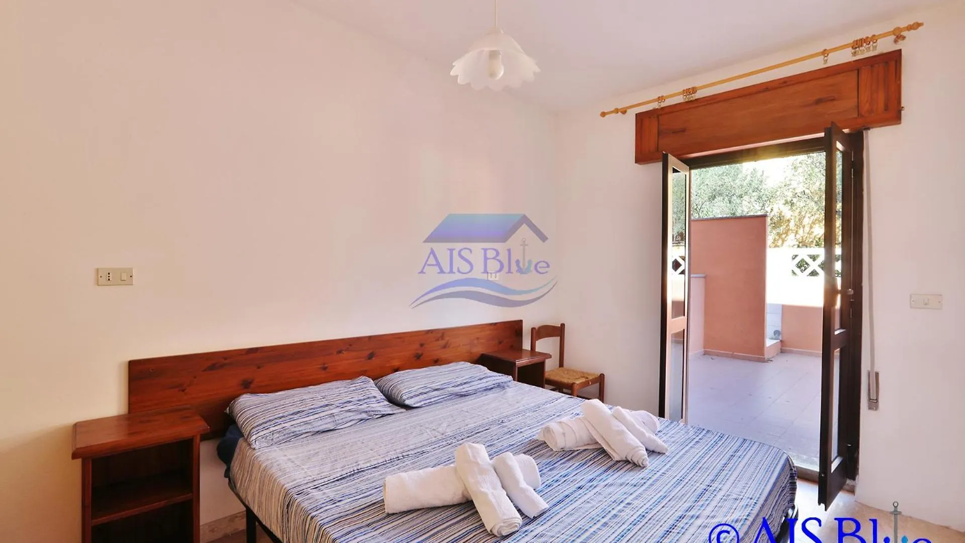 B.20 La Camelia - 120 Mt. Dalla Spiaggia Isola Rossa  Apartment