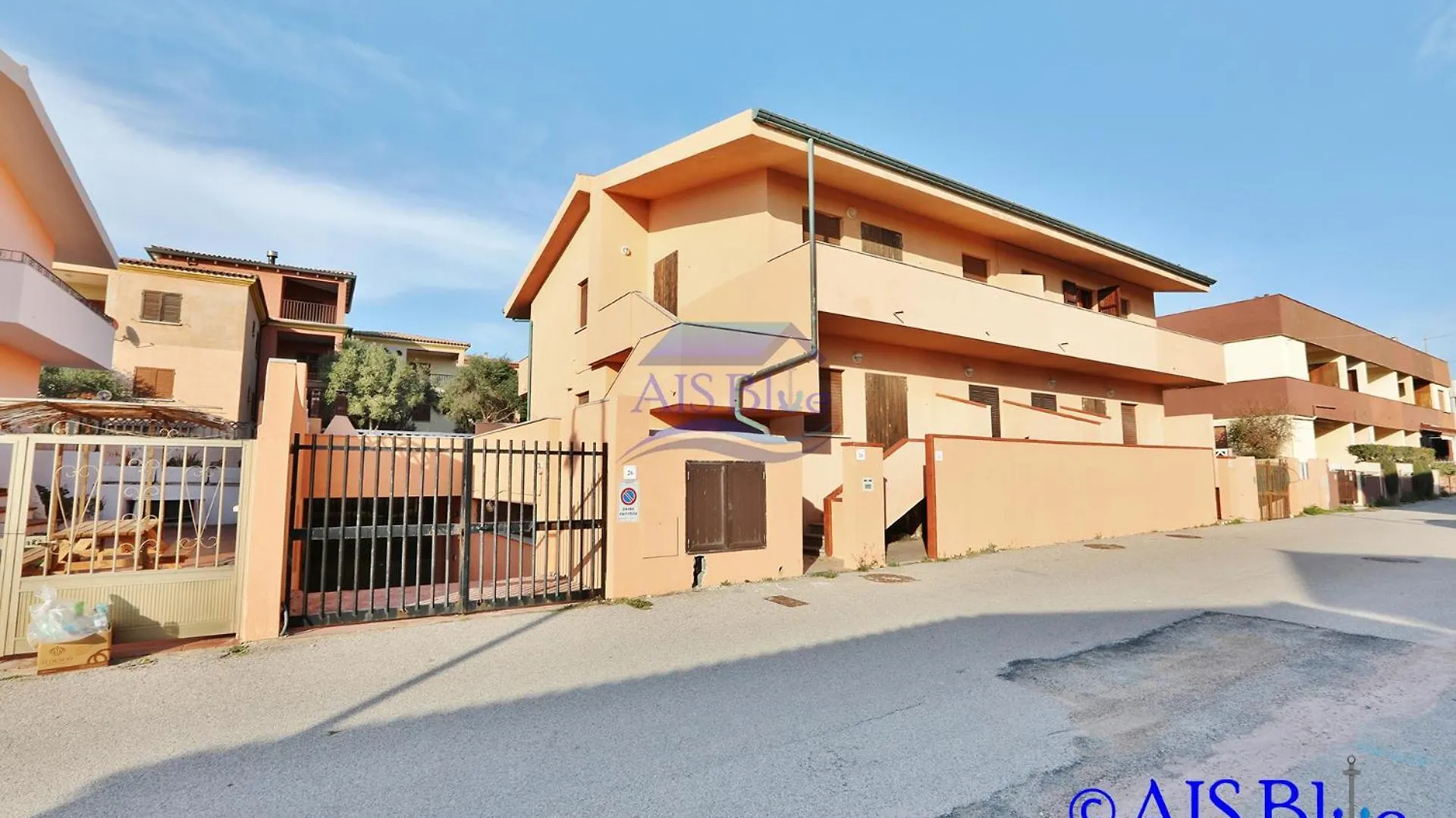 Apartment B.20 La Camelia - 120 Mt. Dalla Spiaggia Isola Rossa
