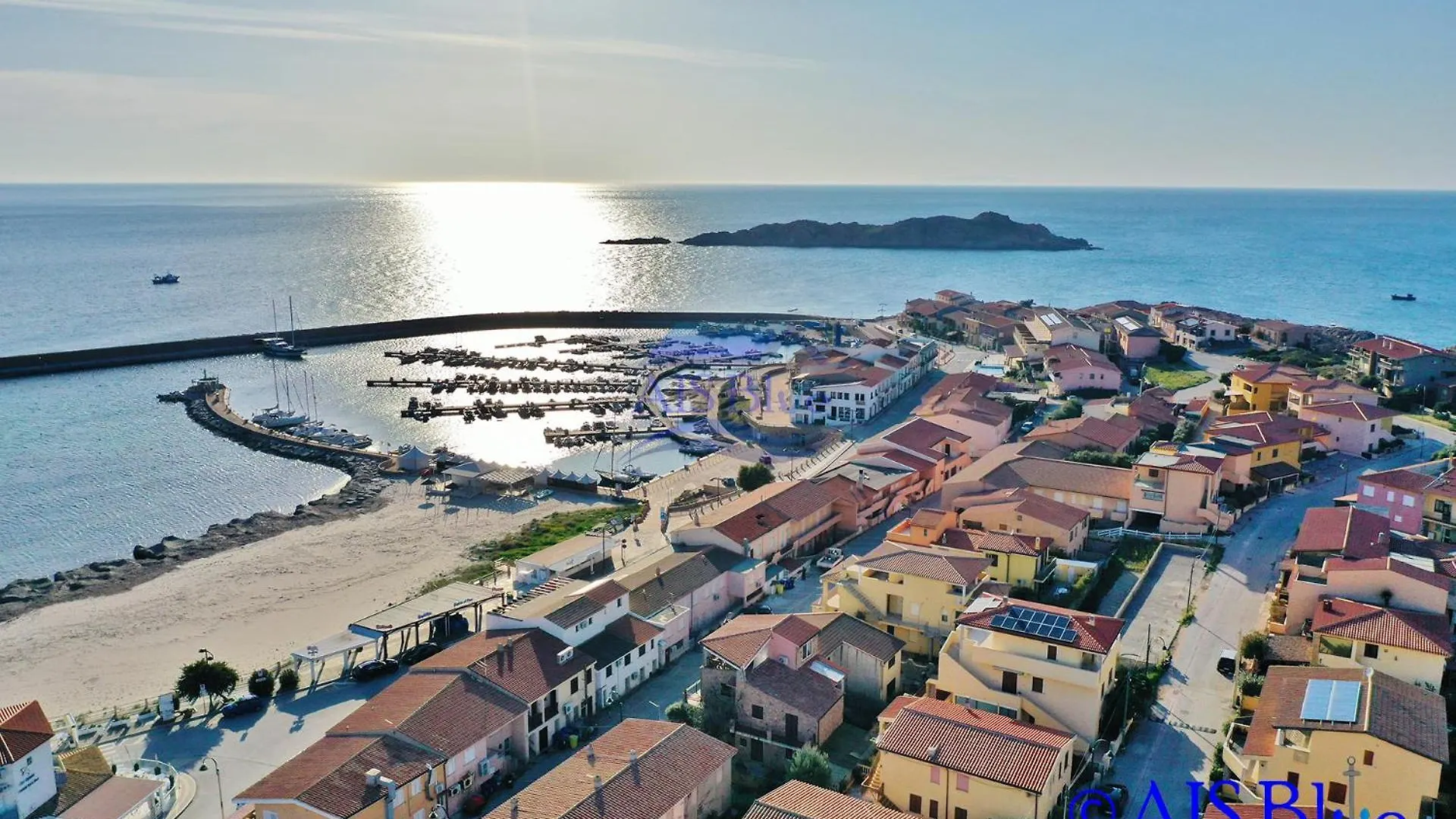 Apartment B.20 La Camelia - 120 Mt. Dalla Spiaggia Isola Rossa  Italien